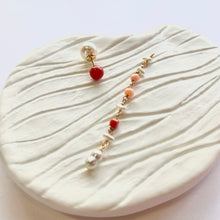 画像をギャラリービューアに読み込む, K18YG/K10YG Colors サルジ珊瑚ポストピアス(片耳用・チャーム付き)