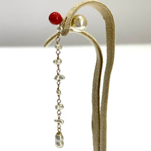 画像をギャラリービューアに読み込む, K18YG/K10YG Colors サルジ珊瑚ポストピアス(片耳用・チャーム付き)