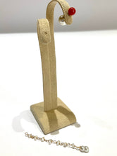 画像をギャラリービューアに読み込む, K18YG/K10YG Colors サルジ珊瑚ポストピアス(片耳用・チャーム付き)