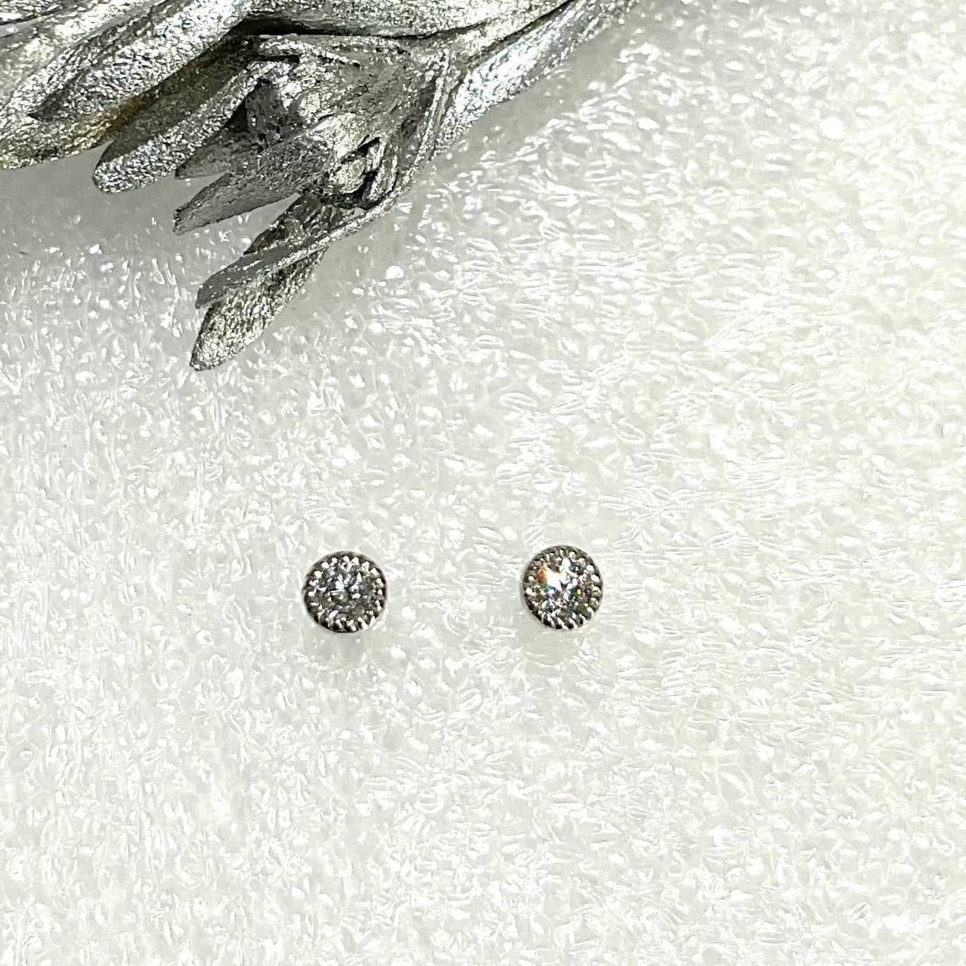 TILLA EARTH PT900 Twinkle ダイヤモンドピアス 石垣島