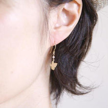 画像をギャラリービューアに読み込む, K10やいま オオゴマダラフックピアス - tilla-earth