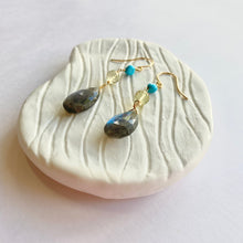 画像をギャラリービューアに読み込む, K18YG Colors　ラブラドライト・イエロークオーツピアス
