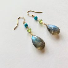 画像をギャラリービューアに読み込む, K18YG Colors　ラブラドライト・ペリドットピアス
