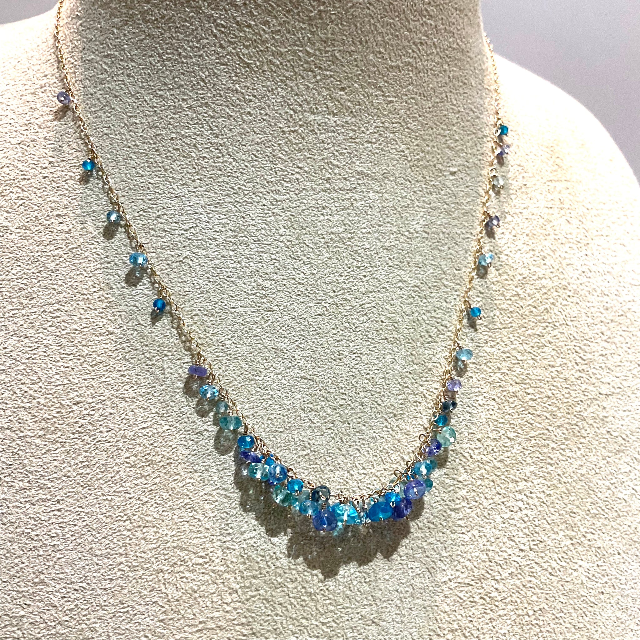 TILLA EARTH 青い珊瑚のネックレス K10YG