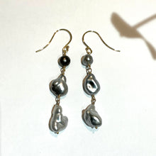 画像をギャラリービューアに読み込む, K18YG/K10YG　白蝶パールと黒蝶パールピアス
