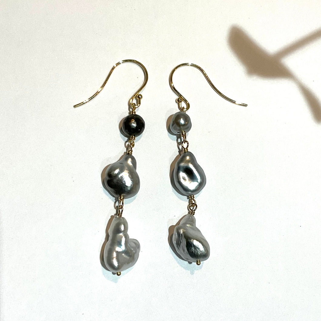 K18YG/K10YG　白蝶パールと黒蝶パールピアス