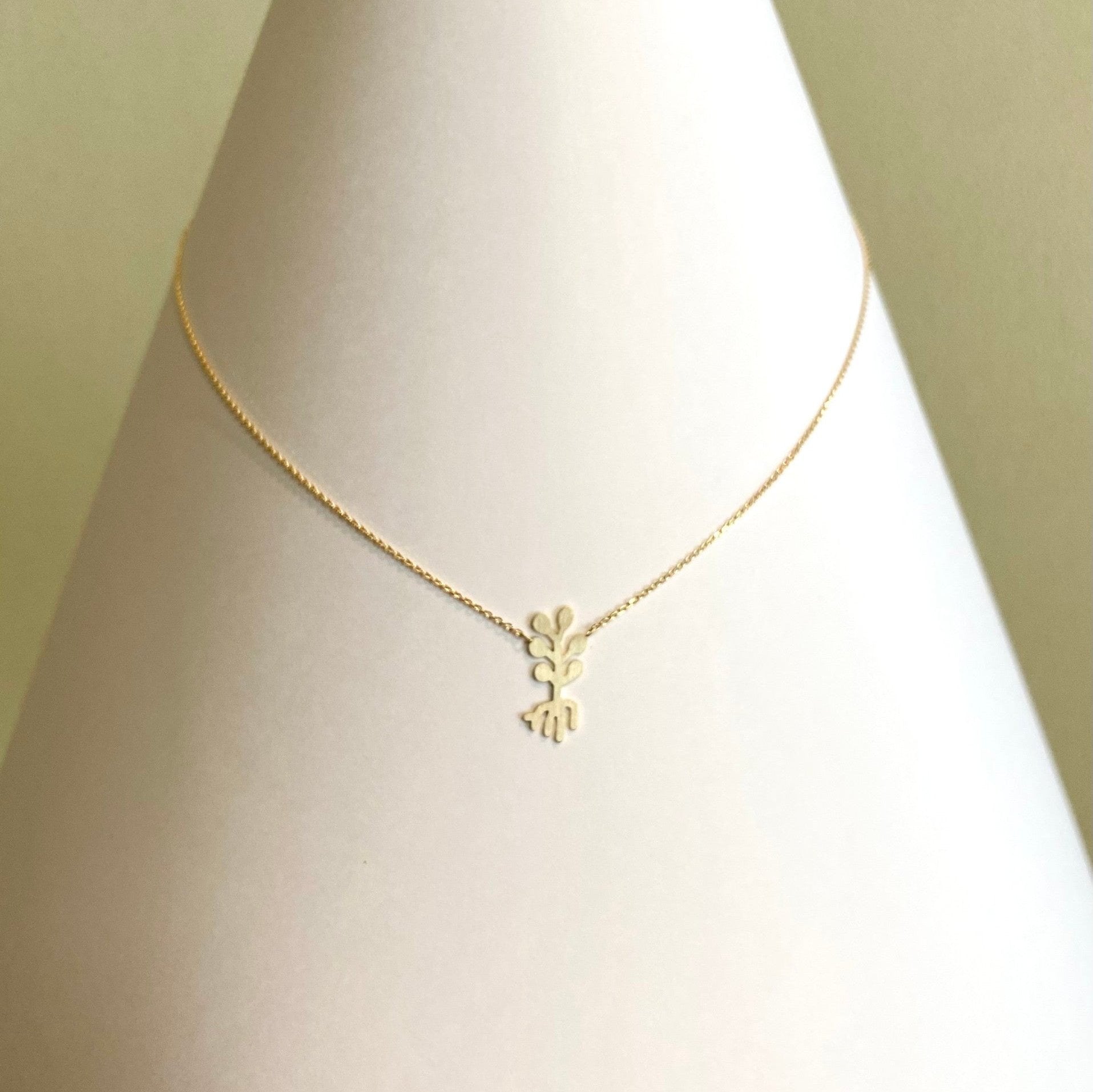 TILLA EARTH 青い珊瑚のネックレス K10YG TILLA EARTH 青い珊瑚のネックレス K10YG