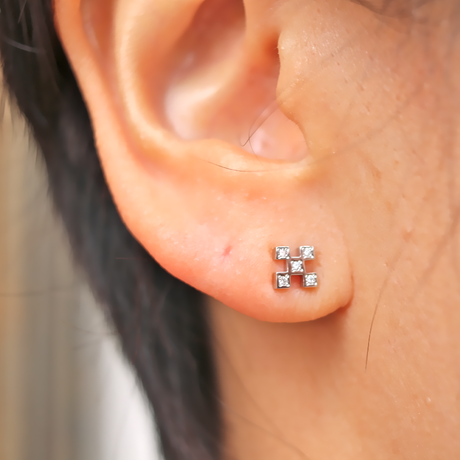 入荷》PT900 ミンサー ダイヤモンドピアス 5つ/4つ – ティーラ・アース